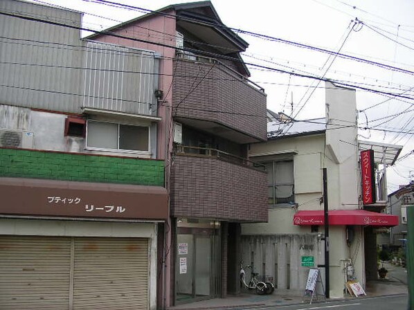 八幡館の物件外観写真